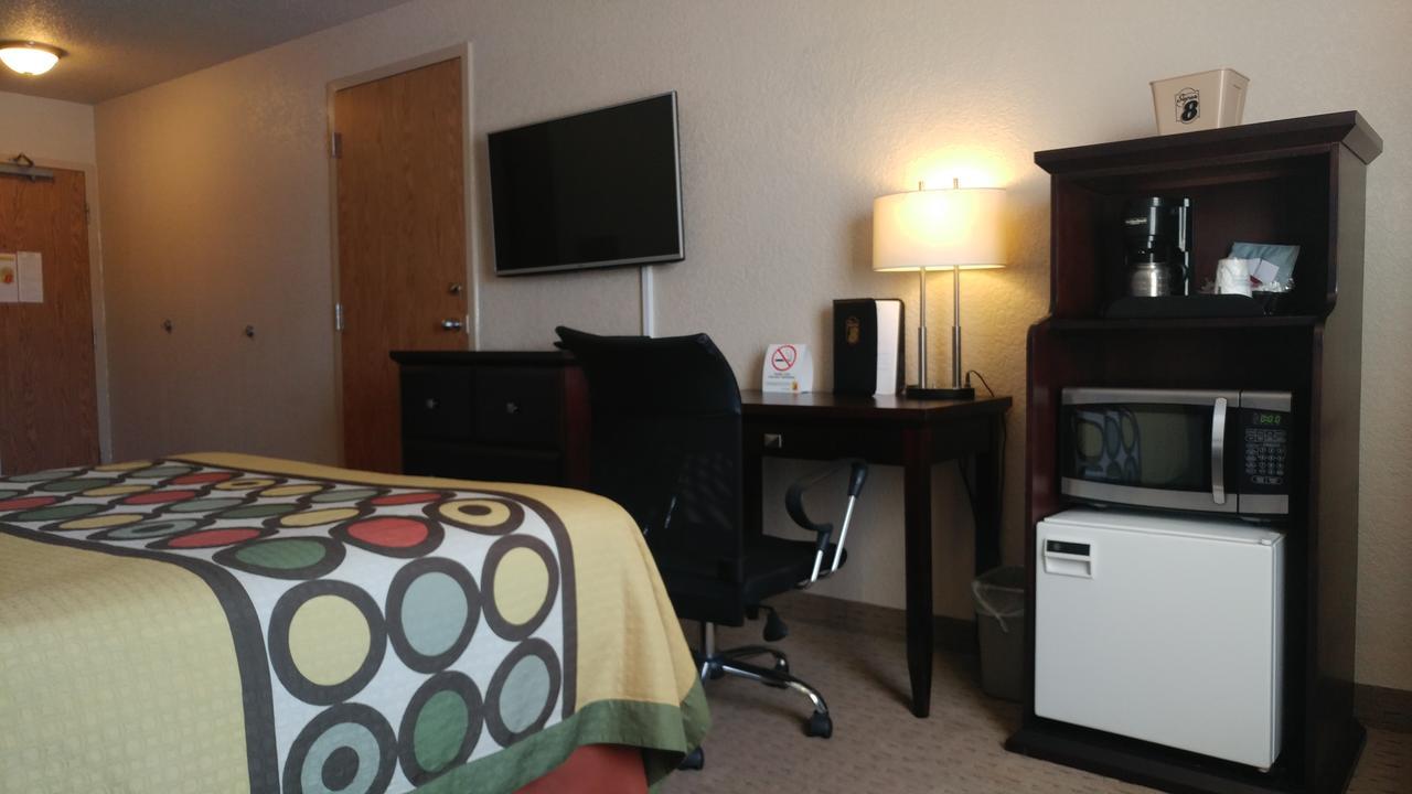 Homestay Express Airdrie Esterno foto